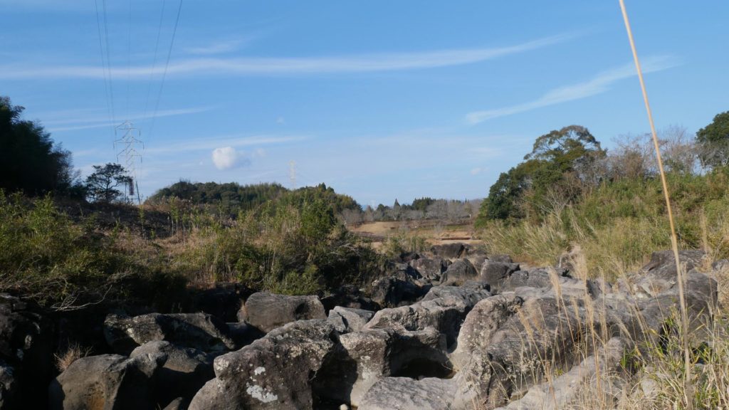 釜の奥戸（かまのくど） 30万年前の火山活動の痕跡│Harada Office Weblog