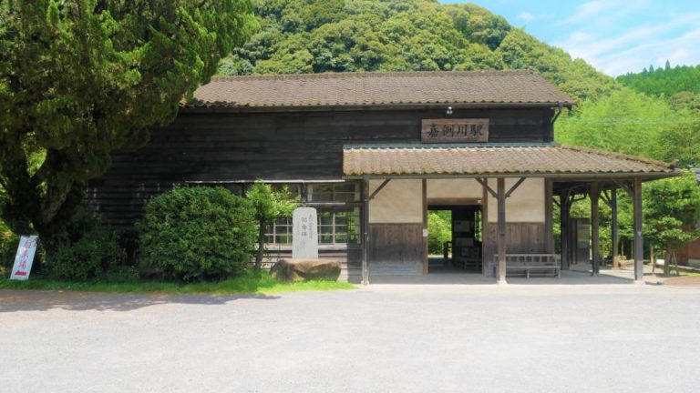 嘉例川駅 築100年を経過して脚光を浴びた妙見温泉の最寄り駅│Harada 