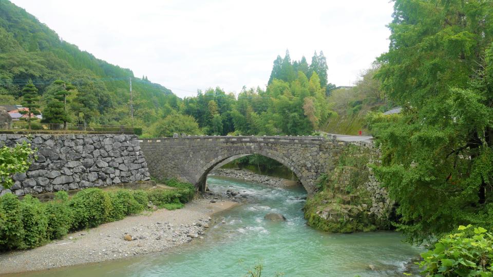 美里町石橋群 自然に溶け込み調和した100年以上前の職人技│Harada