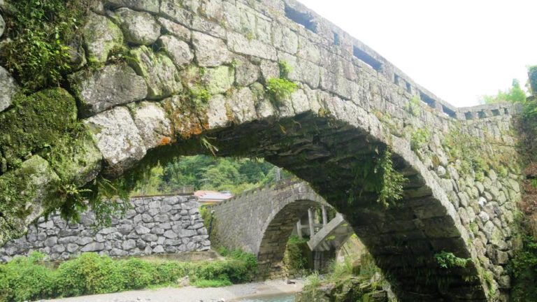 美里町石橋群 自然に溶け込み調和した100年以上前の職人技│Harada