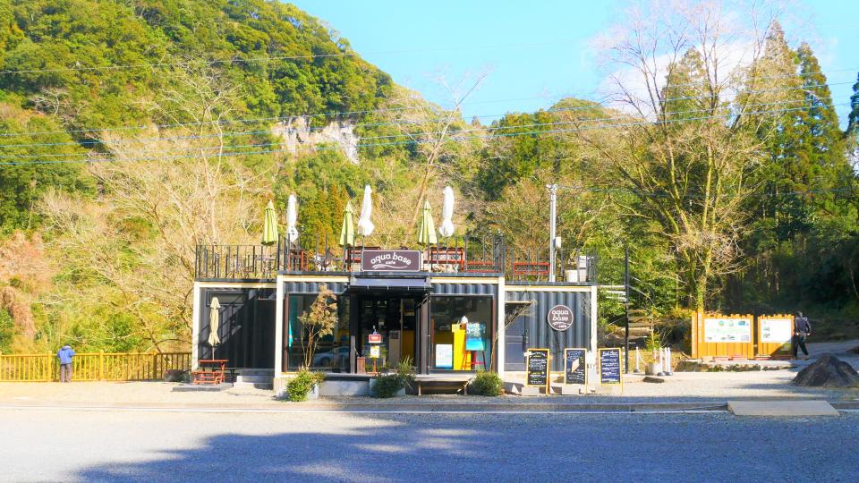 究極の美◼️蔵からかなり美しいエメラルドグリーンの見事な大きな壺、壷が出てきました 究極の美◼️蔵からかなり美しいエメラルドグリーンの見事な