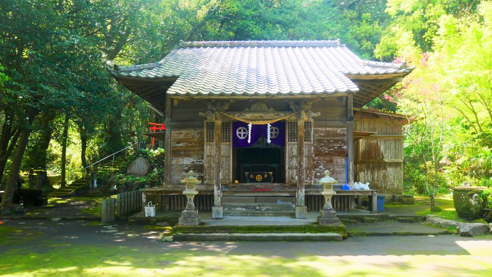 平松神社 島津歳久公をしのぶ心岳寺参りと美しい錦江湾の風景│Harada