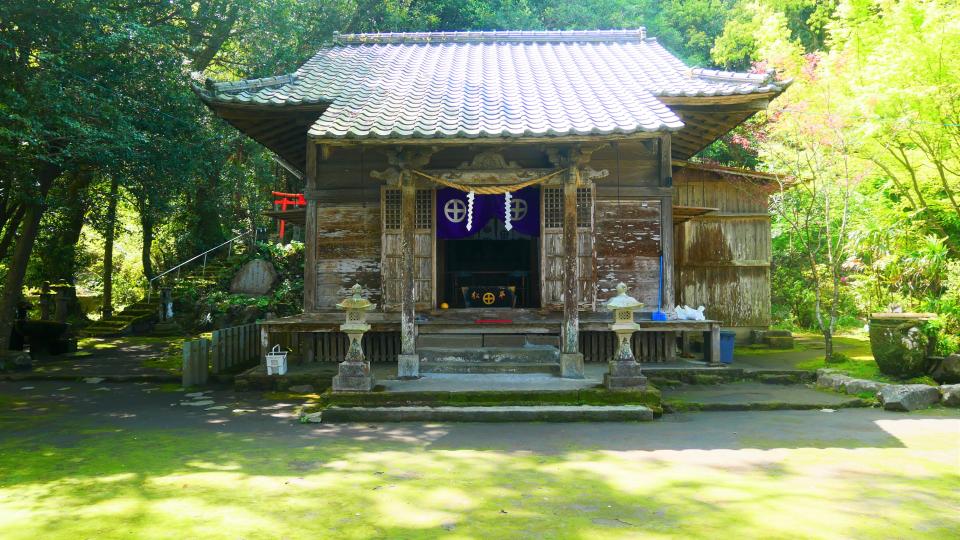 平松神社 島津歳久公をしのぶ心岳寺参りと美しい錦江湾の風景│Harada