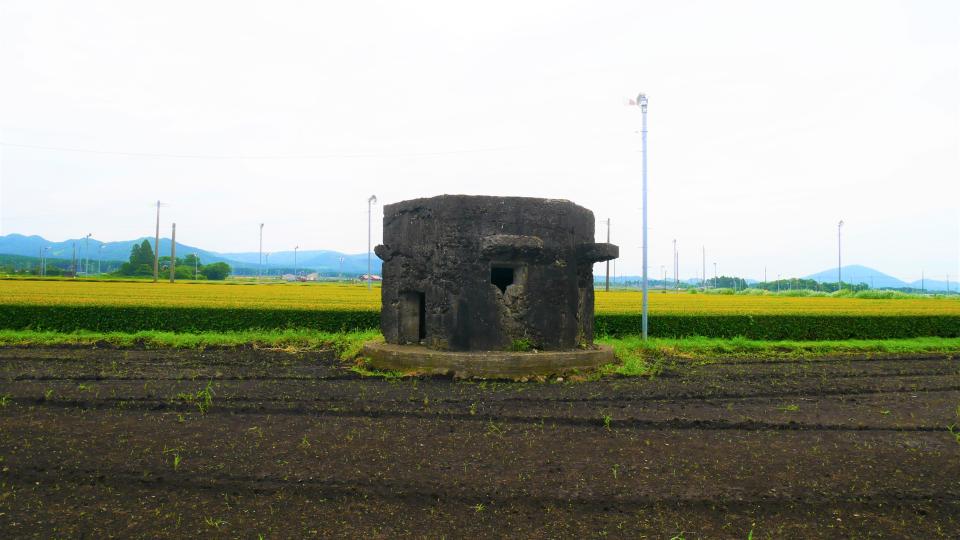 まのひ飛行場 トーチカの残る未完成飛行場│Harada Office Weblog