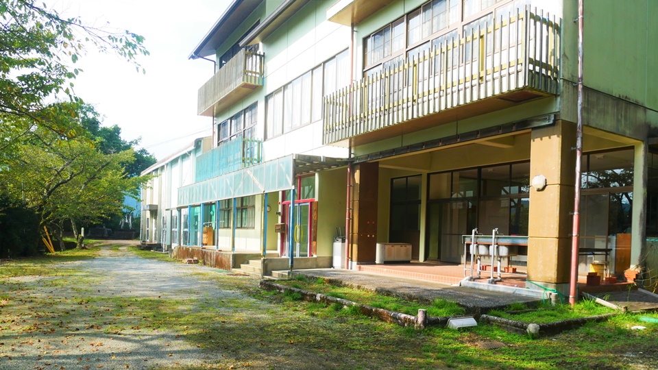 内ノ木場分校 旧東陽村の山中に開ける感動の3階建て校舎│Harada Office Weblog