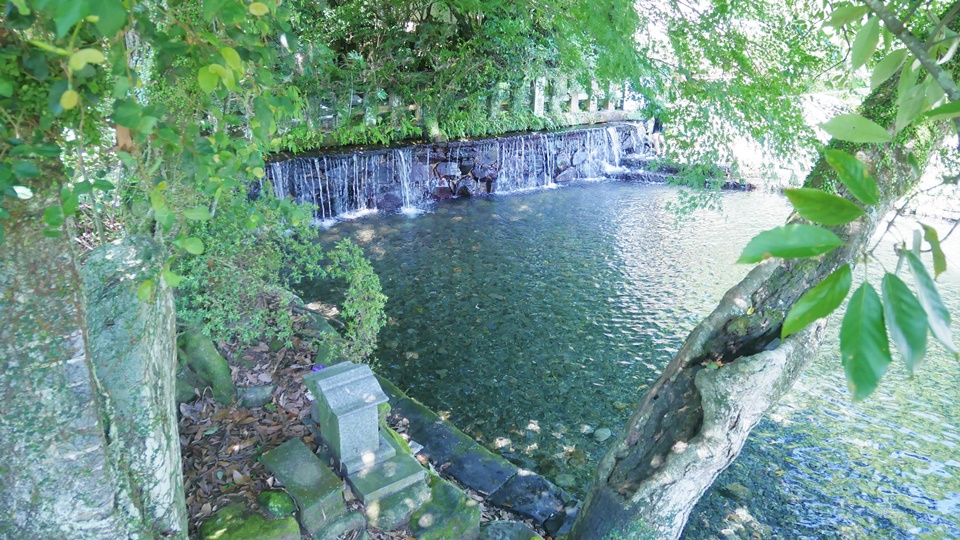 轟水源 (宇土市) 水汲みと水遊びができる宇土の銘水