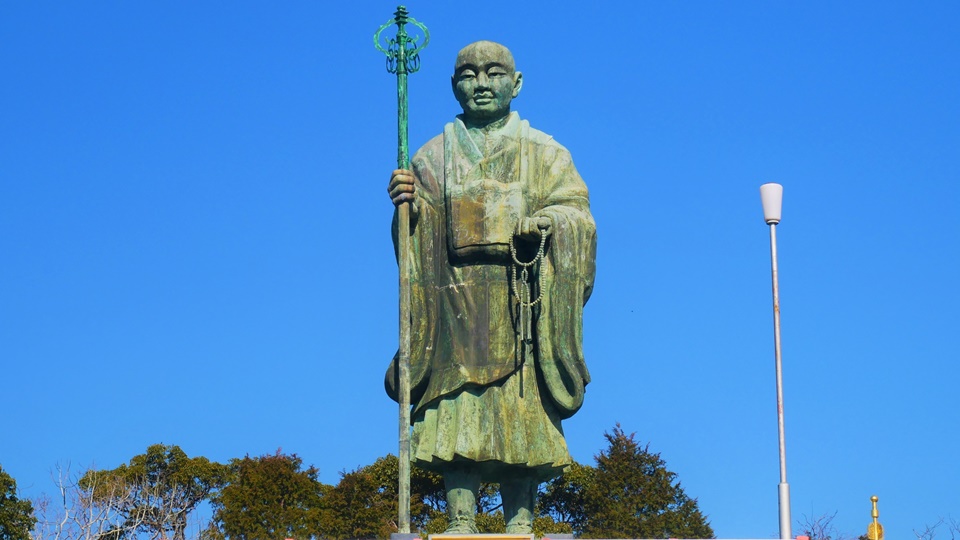 弘法大師像 前広場 | 弘法大師像 なぜ , 成田駅前/花崎町界隈 – JNOIR