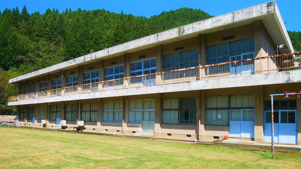 美々地小学校 銅山の盛衰とともに歩んだ渓谷の学校│Harada Office Weblog