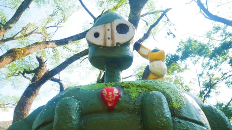 ジブリのロボット兵のオブジェ 延岡市北川町に集うスタジオ