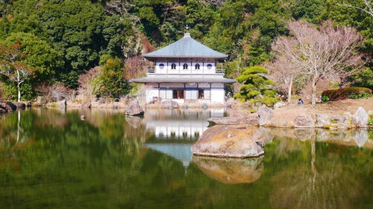 秘境の岩清水 2025年 清水渓流広場 濃溝の滝・亀岩の洞窟 - 出発前に知っておくべき