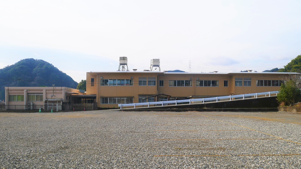 渡小学校 令和2年7月豪雨で被災した校舎の最後の雄姿│Harada Office Weblog