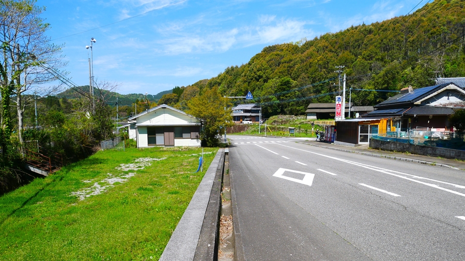 鵜毛分校 日向灘沿岸北部広域農道を走っていると見える小さな分校跡│Harada Office Weblog