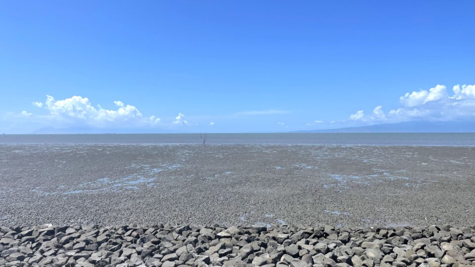 有明海眺望堤防 堤防下に広がる広大な有明海と干拓地│Harada Office Weblog