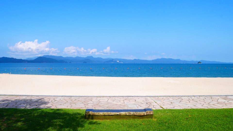 御立岬海水浴場 不知火海越しに天草諸島を望む絶景公園のビーチ